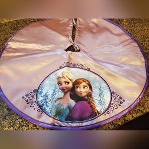Ana and Elsa Frozen Mini Christmas tree skirt